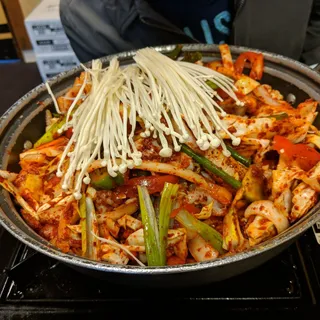 Tteok Jjukkumi Bokkeum 떡쭈꾸볶음
