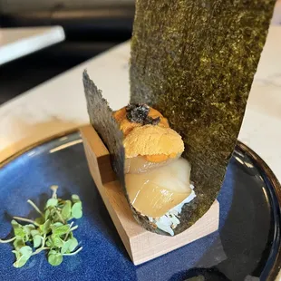 Hokkaido Handroll - 2 types of Uni + Hokkaido Scallop.  The supplement I added tonight.