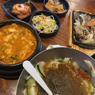 Cold noodles and tofu stew