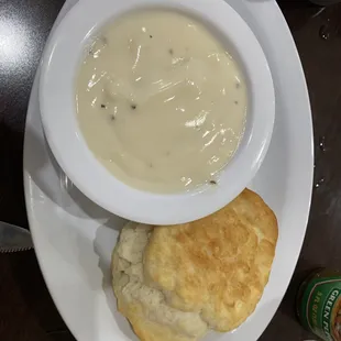 Biscuit and gravy
