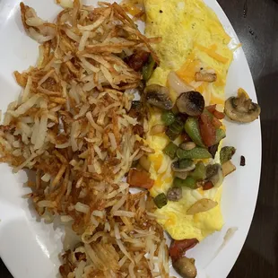 Veggie Omelet w green and red peppers, onions and mushrooms