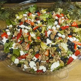 Catering Line 
Chicken Berry Salad