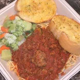 Spagetti With Mixed Veggies/Garlic Bread