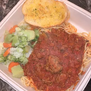 Spagetti With Mixed Veggies/Garlic Bread