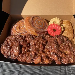 Apple fritter, Cinnamon Roll, etc.