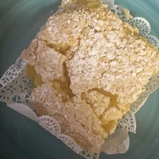 It was much prettier....got messed up in the drive!