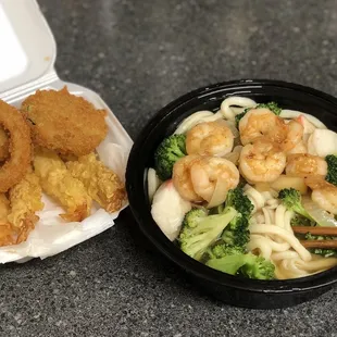 Shrimp tempura &amp; Seafood udon