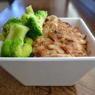 Teriyaki chicken with broccoli