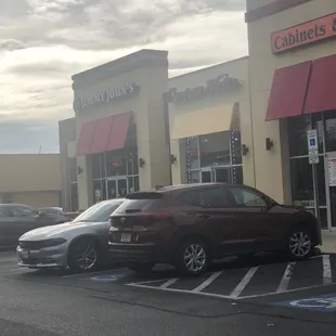 The food is delicious, the sushi is delicious, I will be very eager to answer the staff and the price is cheap and good.