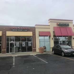 The food here is delicious, the sushi is very tasty and the staff is very polite, I will come back again.