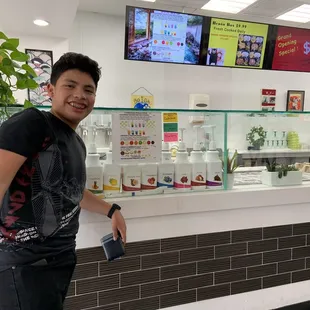 We loved the sushi and bento box with teriyaki chicken. The spicy tuna sushi was delicious. Will be back for sure! Thank you