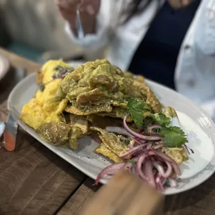 Aguacate chilaquiles