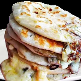 Pupusas: Revueltas, Queso, frijol, Chicharron, Calabaza, Camaron.