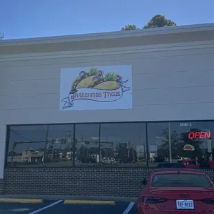Hole in the wall Taco place that you definitely won&apos;t regret!!!!