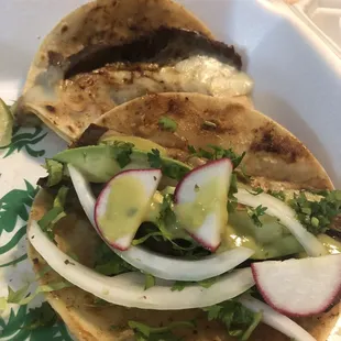 Tacos de bistec con queso