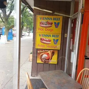 a table and chairs outside a restaurant