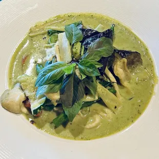 GREEN CURRY
Our special this morning this month is a Jasmin Thai classic! Perfectly balanced sweet, salty, savory flavors.