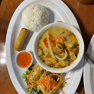 L12. Yellow Curry Lunch Special (spicy tofu)