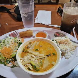 Red curry lunch special.....delicious!