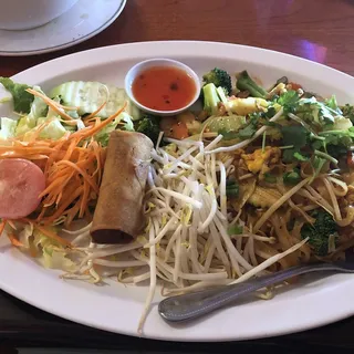 L17. Pad Thai Lunch Special