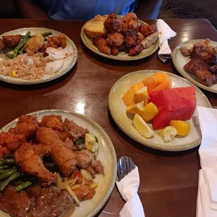 chicken wings and fried chicken, food