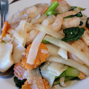 Drunken Noodles w Chinese Broccoli sub for Bell Peppers !