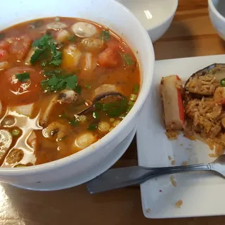 Tom Yum Seafood