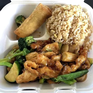 L5 Chicken with Vegetables Lunch (Choice of Soup Included, But Not Shown)