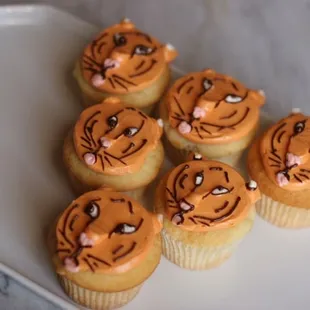 Tiger Cupcakes...grrrr