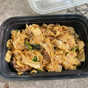 Beef Pad See Ew (wrong order) - if you look at the lines in the tubberware, you can see it is barely half-full.