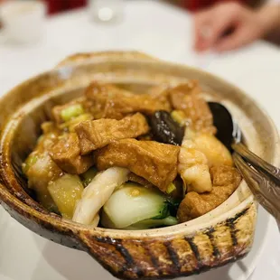 a bowl of stir fried vegetables