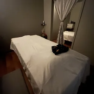 Adjacent rooms with my husband for couples massage.