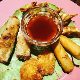The sampler... Spring rolls, Rangoon, fried shrimp, and eggroll. Delightful.