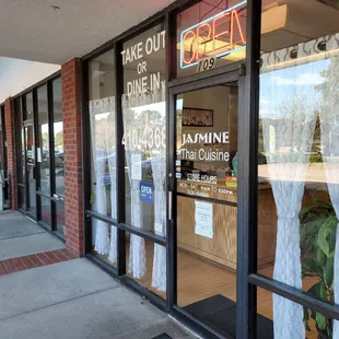 the outside of the restaurant