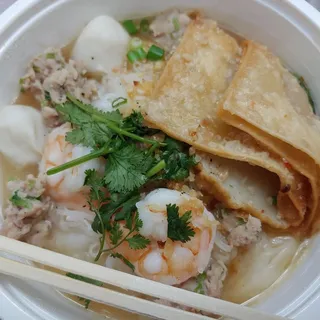 Spicy Tom Yum Noodle Soup