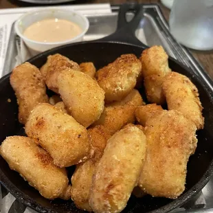 MAC &amp; CHEESE BITES - dry rub, chipotle ranch dressing