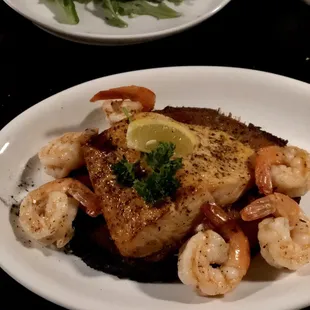 Cedar Plank Salmon w/Shrimp and Salad.
