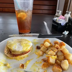 Blue Crab Eggs Benedict