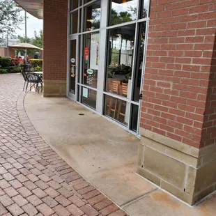 the outside of a deli