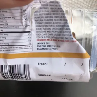 Cake packaging with no dates or day of the week dots.