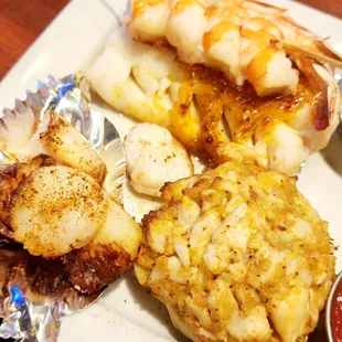 BROILED SEAFOOD PLATTER