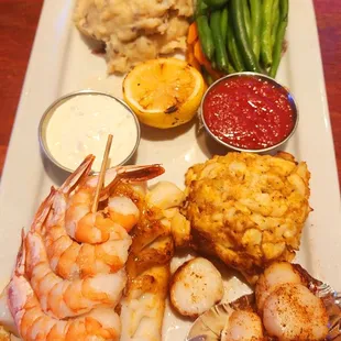 BROILED SEAFOOD PLATTER