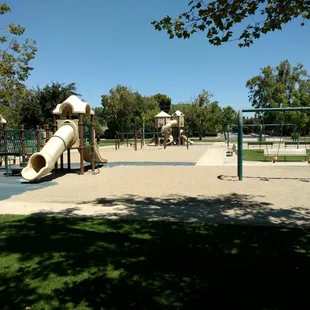 Nice large play area for the kids!!!