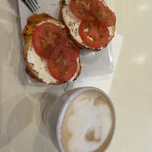 Chai Latte, bagel
