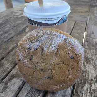 Jasmine Tea and Chocolate Chip Cookie (5 stars)