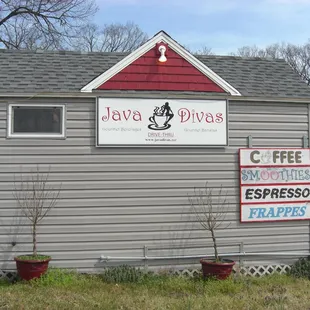 View passing by on Ritchie Highway