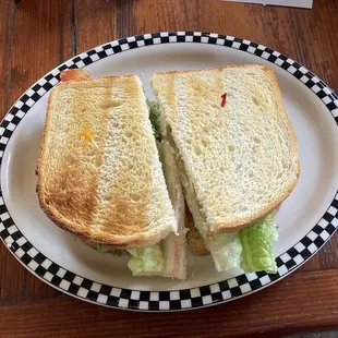 BLT. The plate was about the size of my hand. It was about an inch thick. Went to another restaurant for more food.