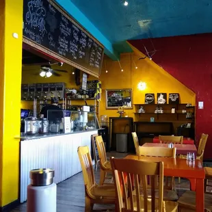 Java Joe&apos;s interior.