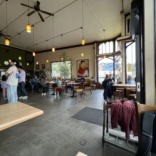 sushi and sashimi, interior