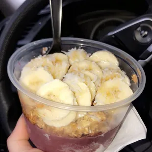 Açaí bowl for only 6 bucks, can&apos;t beat that ! And it&apos;s delicious !